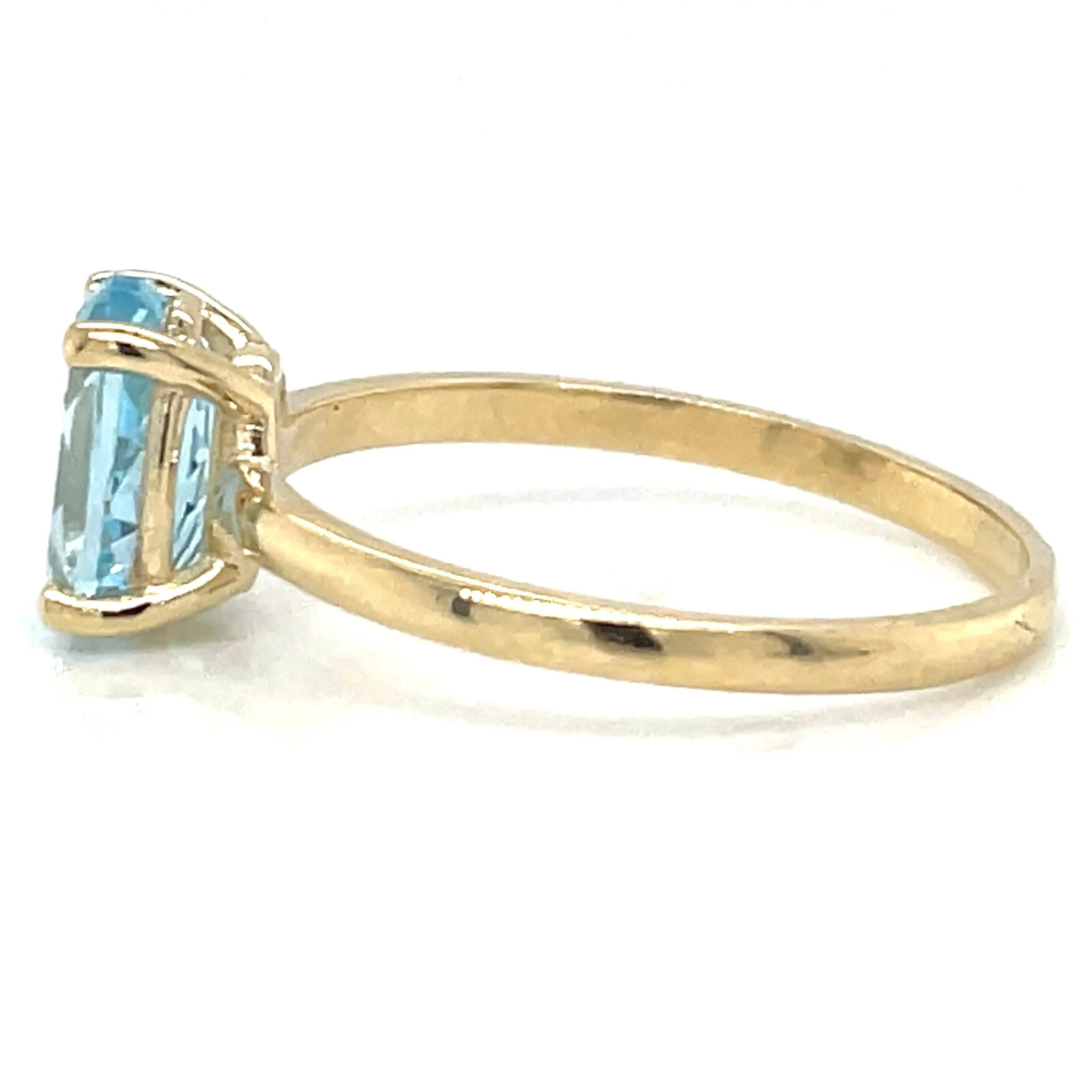 9ct Yellow Gold 1.60ct Earth Grown Oval Blue Topaz Ring