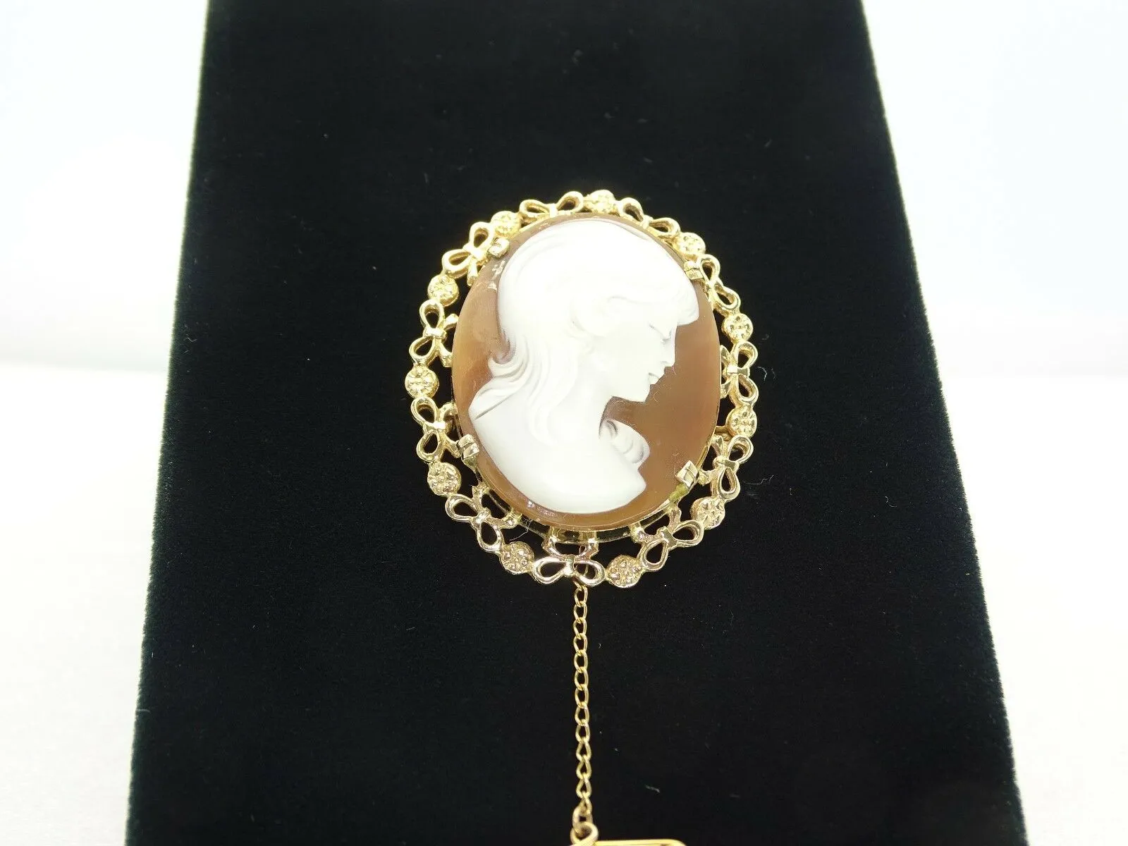 9ct Yellow Gold Cameo Portrait Brooch