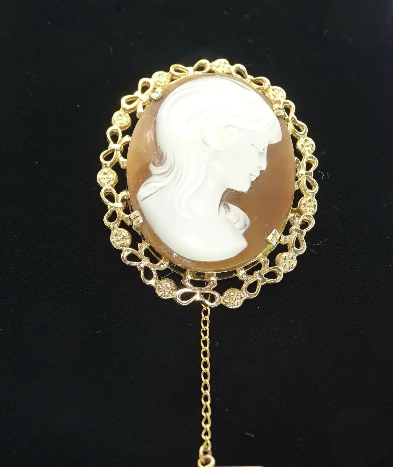 9ct Yellow Gold Cameo Portrait Brooch