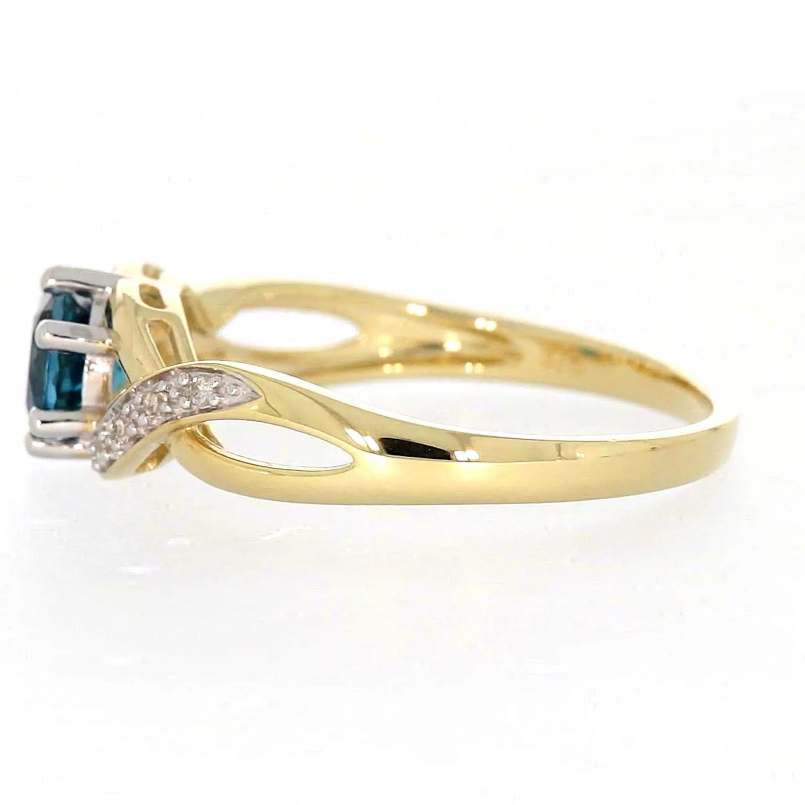 9ct Yellow Gold Round Brilliant Cut Blue Topaz Diamond Set Ring