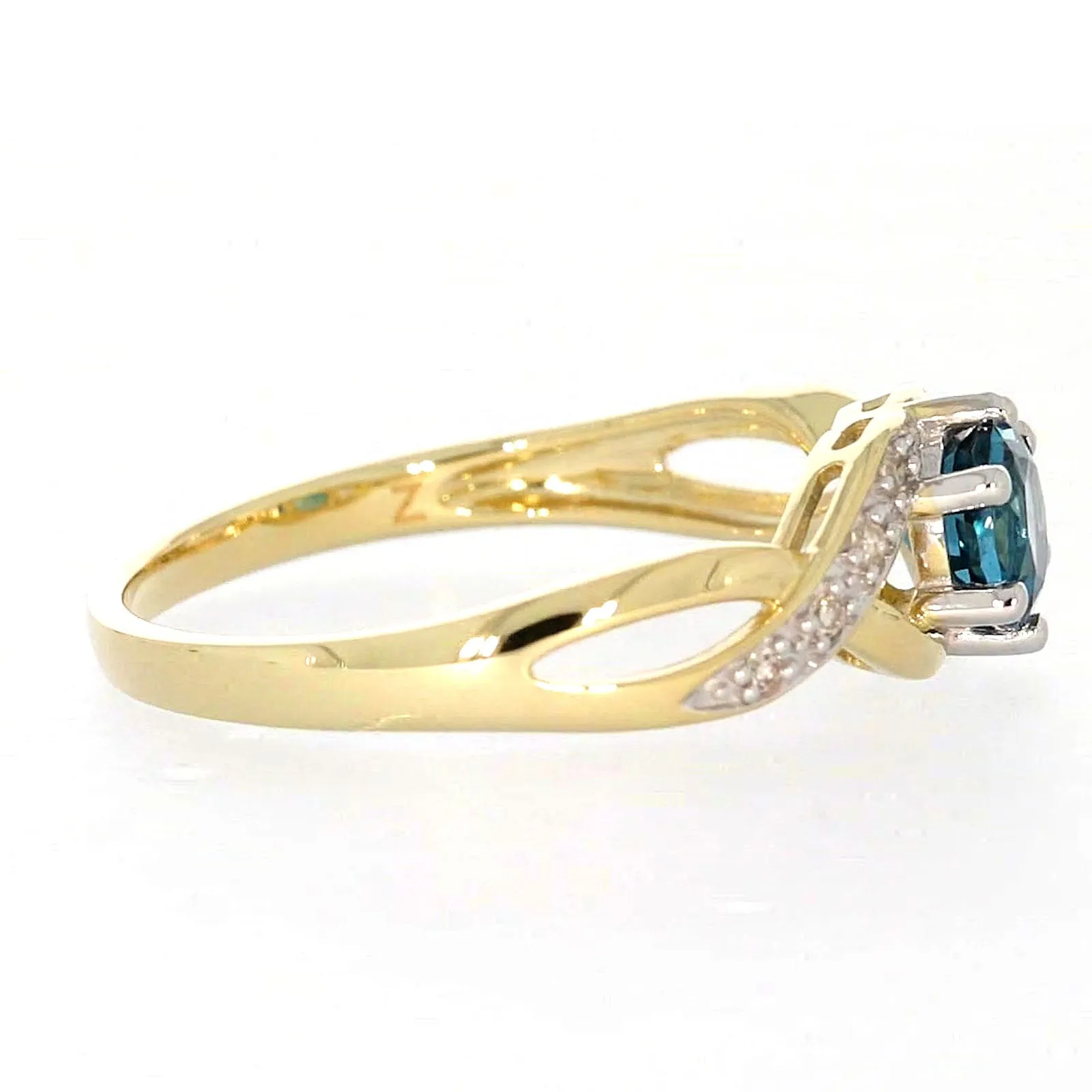 9ct Yellow Gold Round Brilliant Cut Blue Topaz Diamond Set Ring