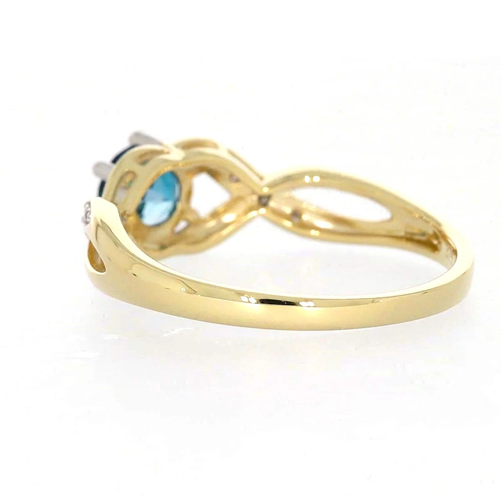 9ct Yellow Gold Round Brilliant Cut Blue Topaz Diamond Set Ring