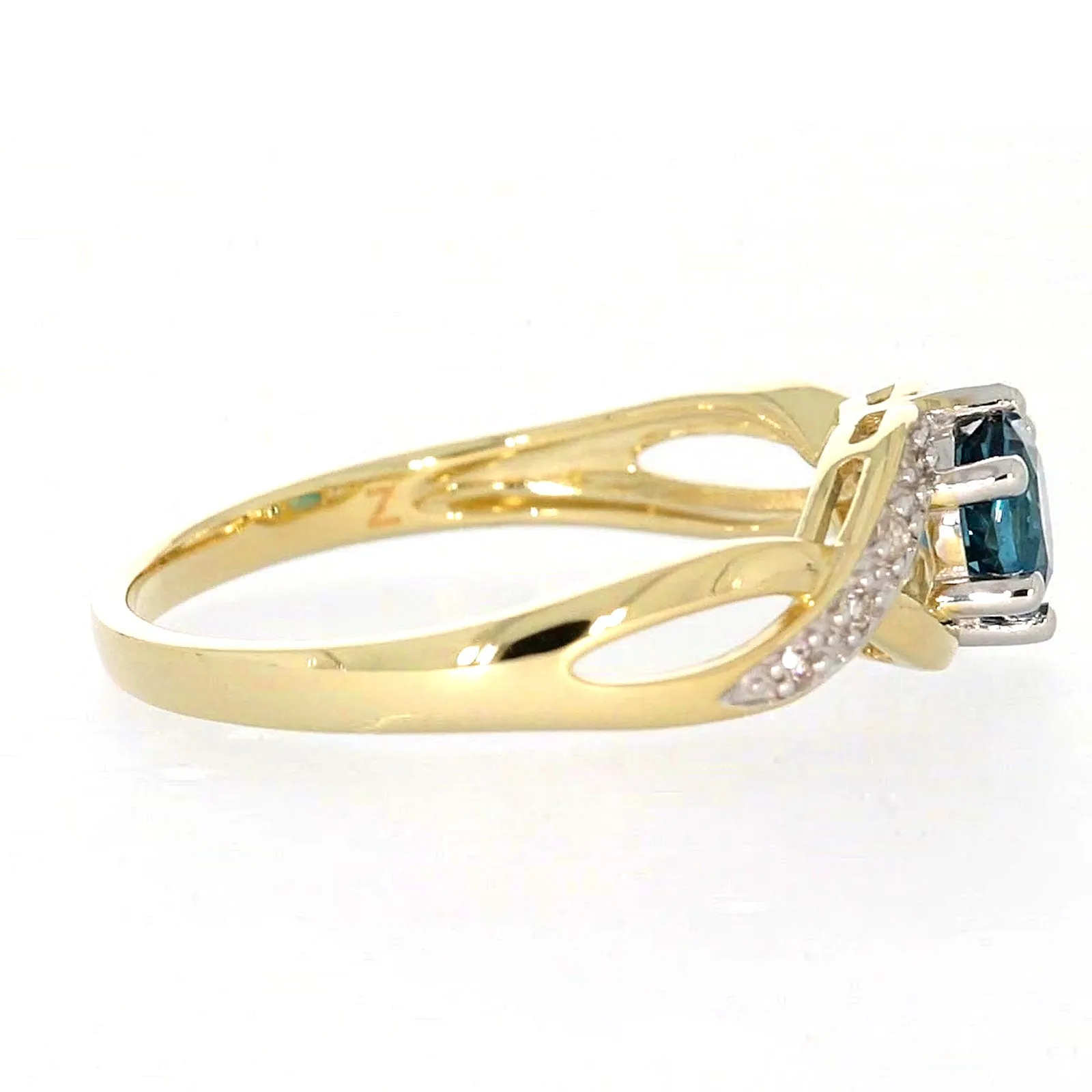 9ct Yellow Gold Round Brilliant Cut Blue Topaz Diamond Set Ring