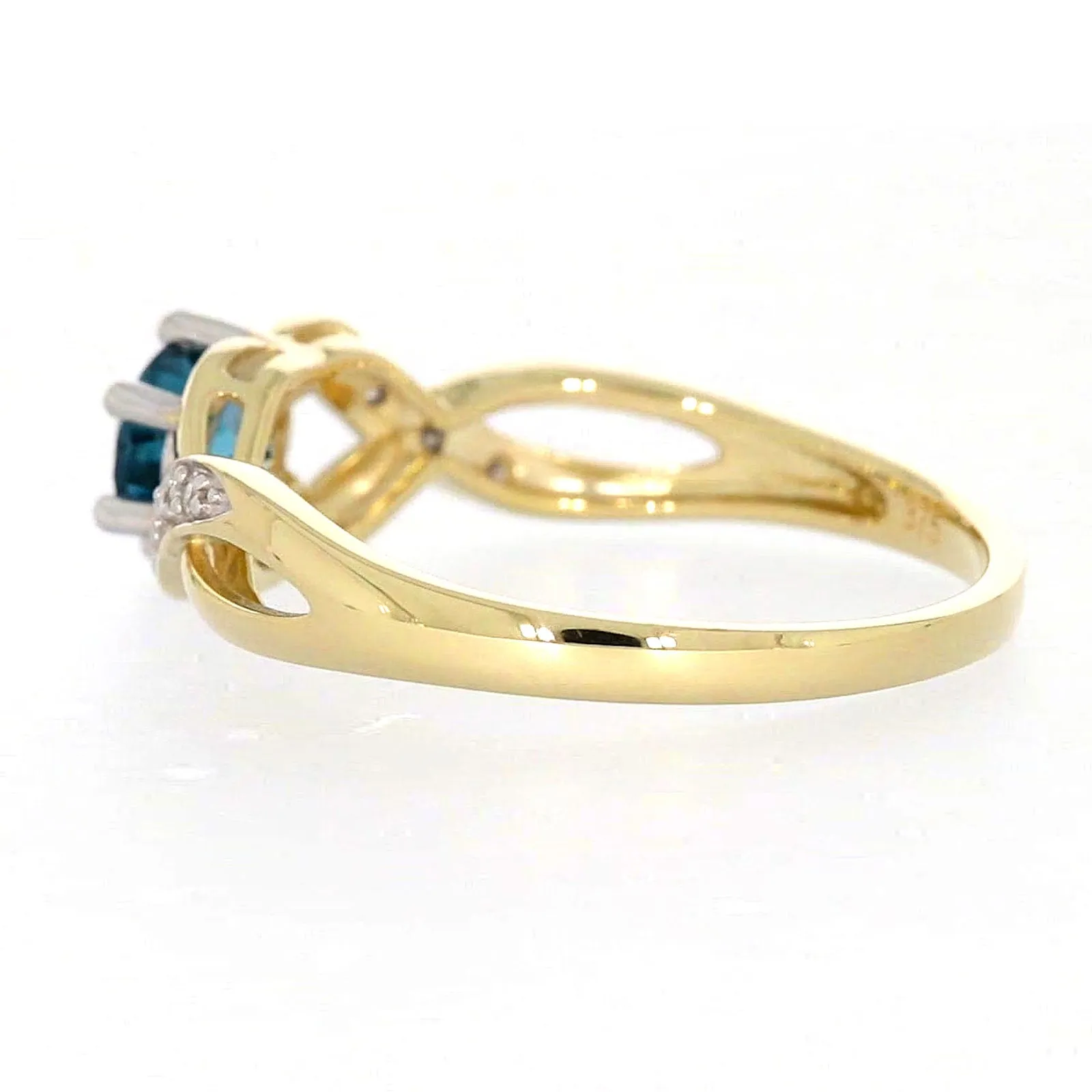 9ct Yellow Gold Round Brilliant Cut Blue Topaz Diamond Set Ring