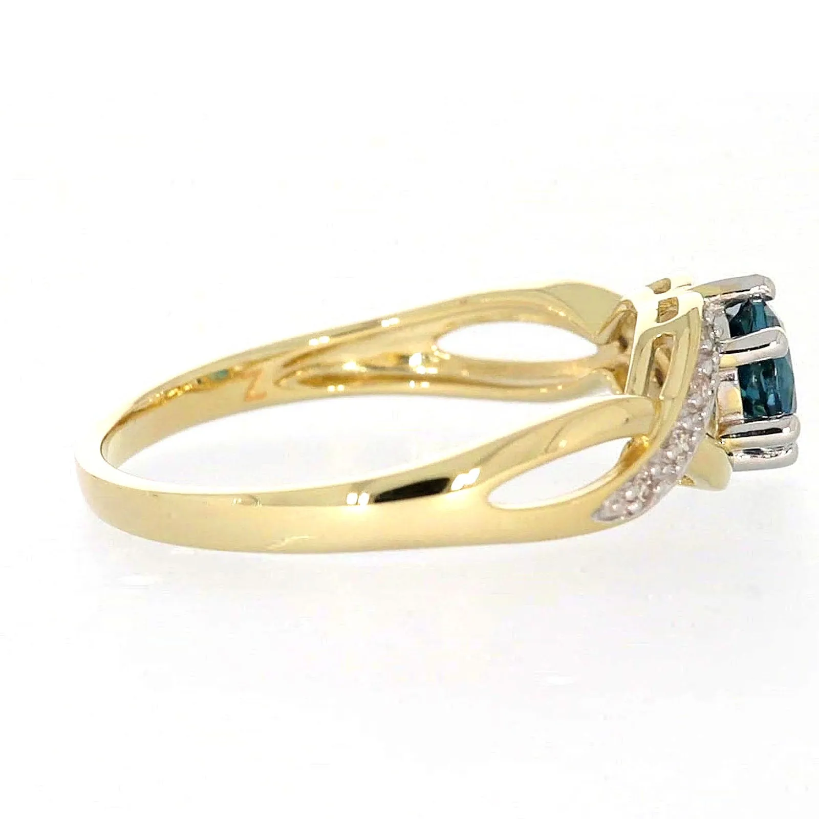 9ct Yellow Gold Round Brilliant Cut Blue Topaz Diamond Set Ring