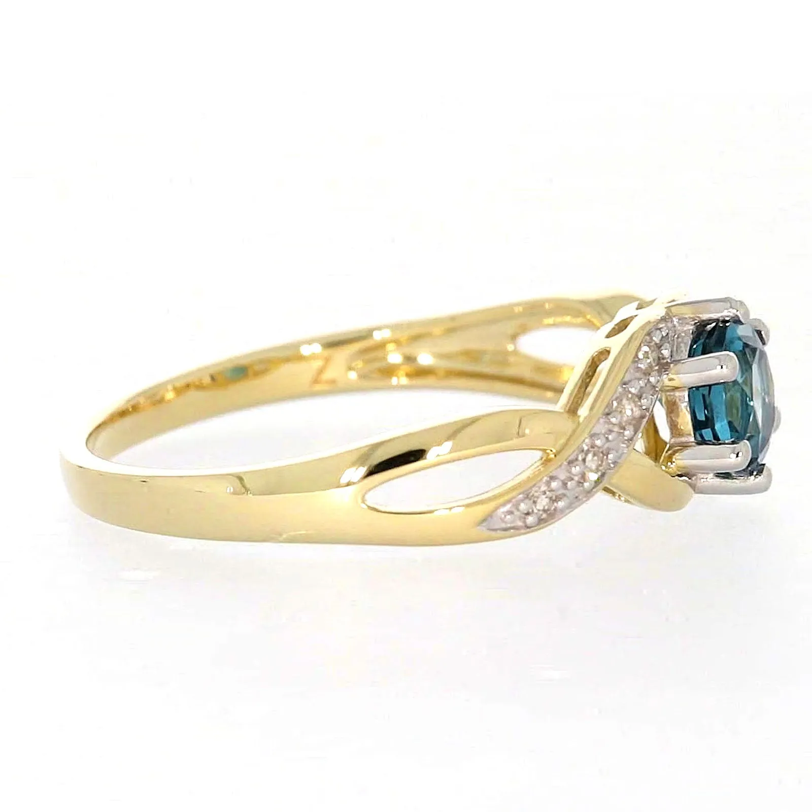 9ct Yellow Gold Round Brilliant Cut Blue Topaz Diamond Set Ring