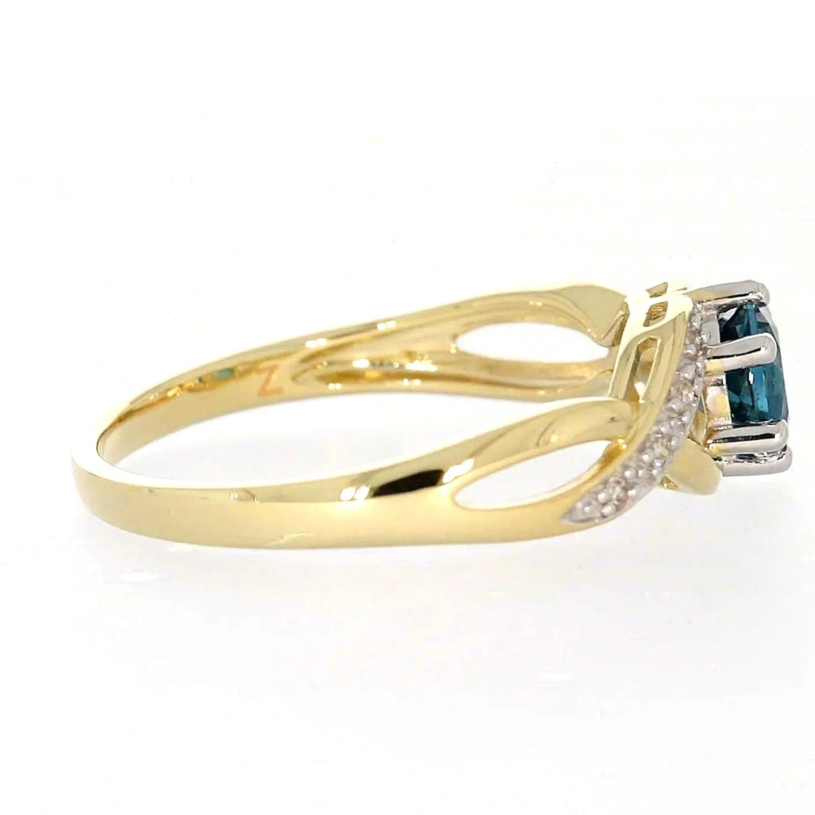 9ct Yellow Gold Round Brilliant Cut Blue Topaz Diamond Set Ring