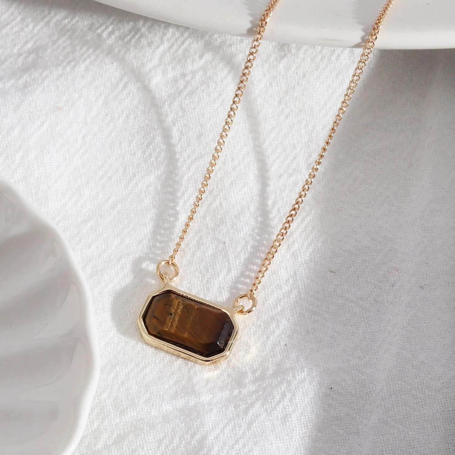 Gold-Plated Amethyst Rectangle Pendant Brown Necklace – Minimalist Gemstone Jewelry-jltn0532