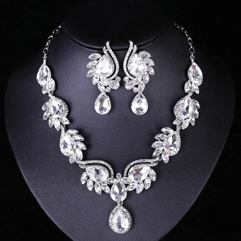 New Style Gemstone Necklace earrings set fashionable bridal banquet dress