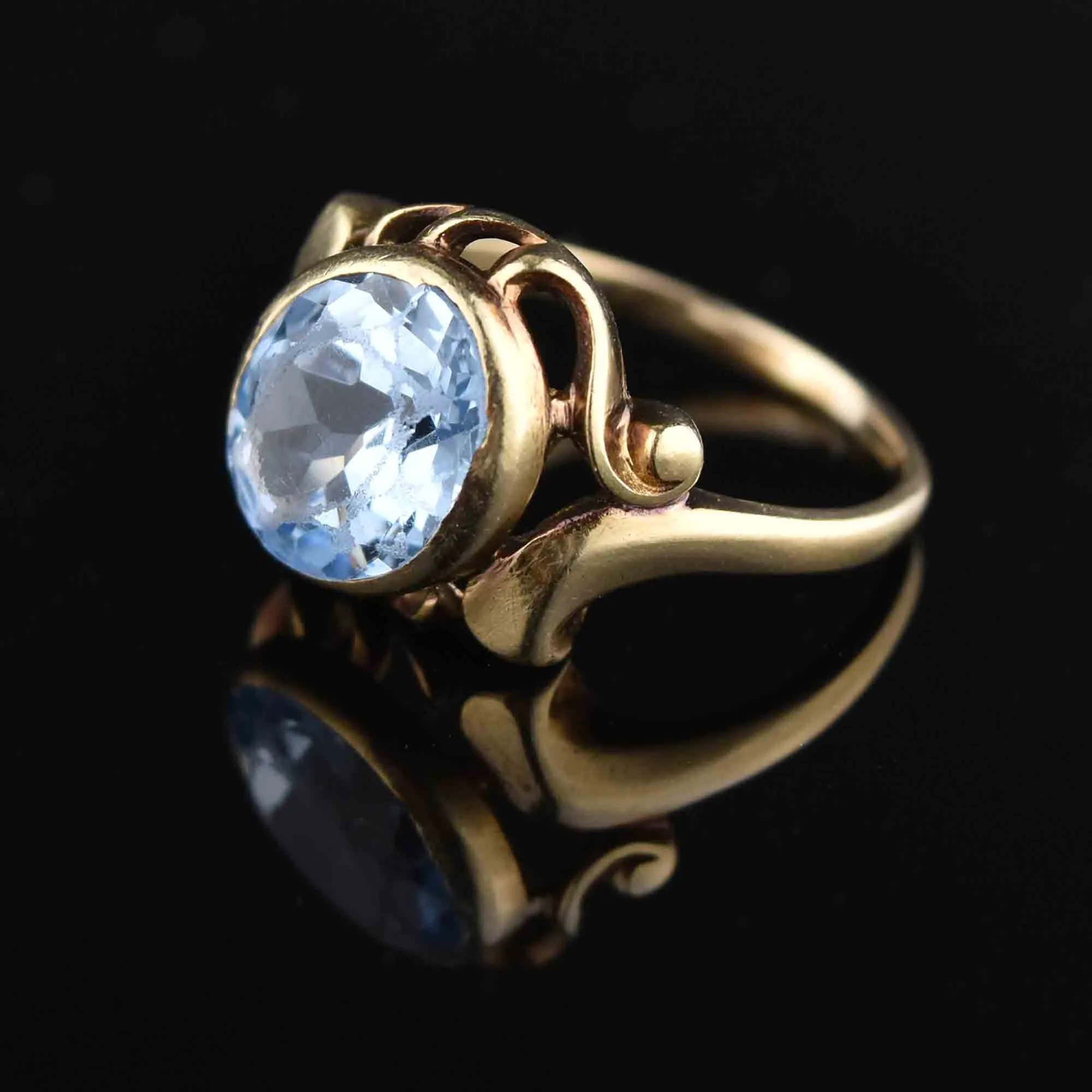 Vintage 10K Gold Blue Topaz Solitaire Engagement Ring